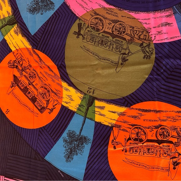 Beautiful Hermes scarf - Picture 10 of 16